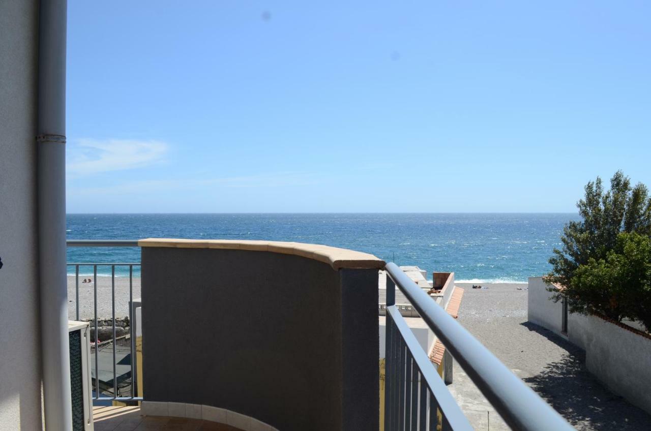 Santanna Beach House - Fondachello-Apartments Com Mascali Exteriör bild