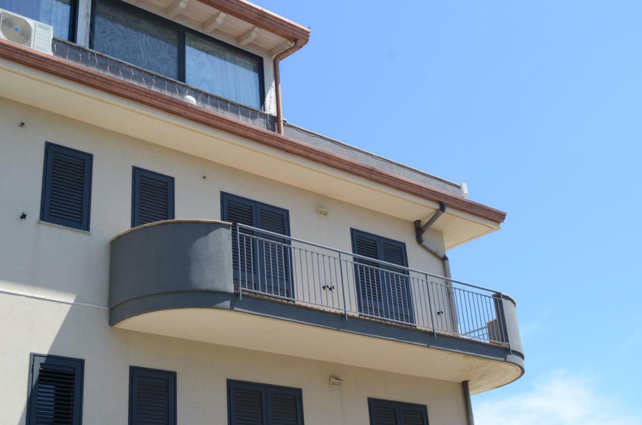 Santanna Beach House - Fondachello-Apartments Com Mascali Exteriör bild